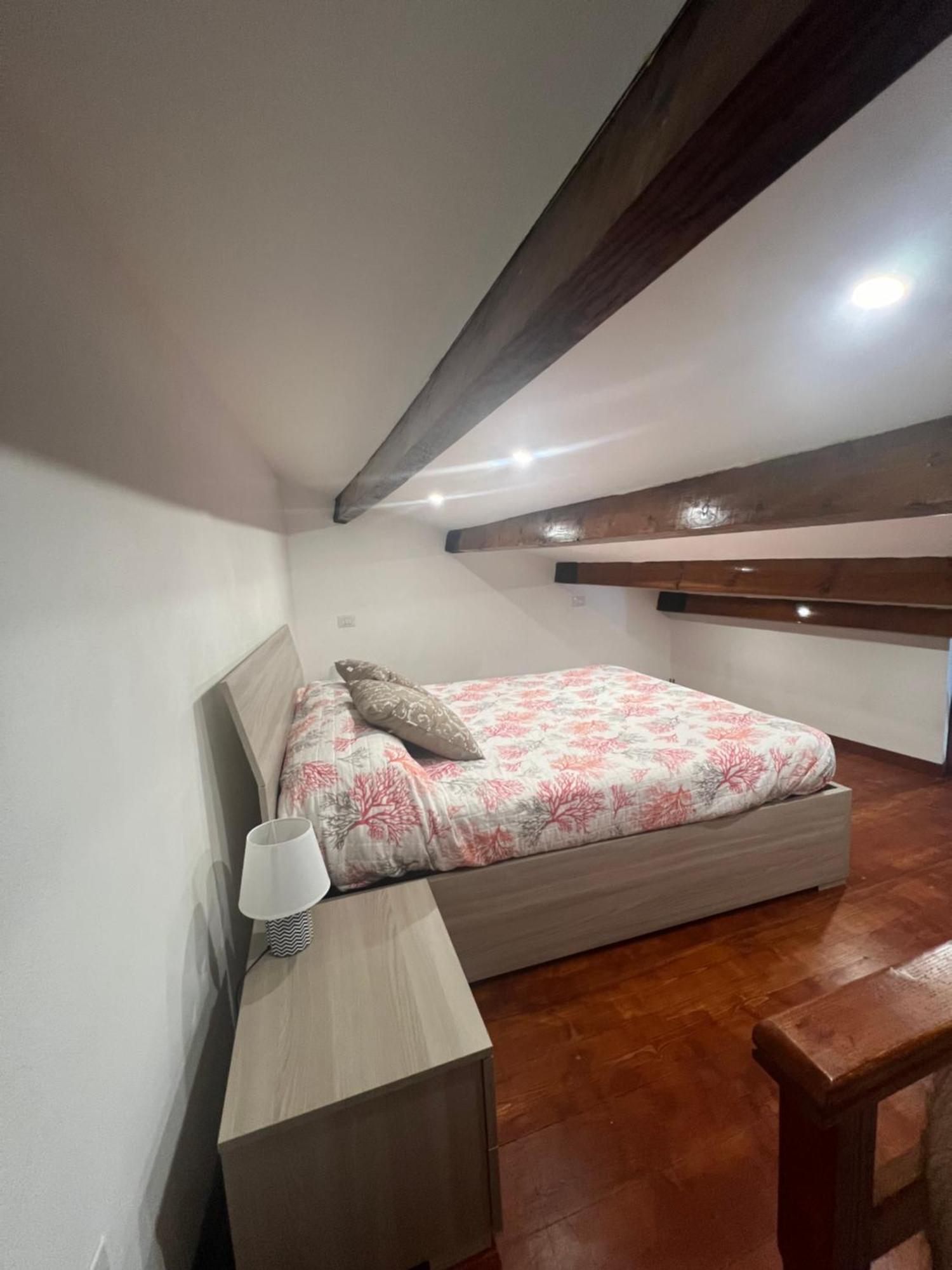 Station Rooms37 Guest house *
